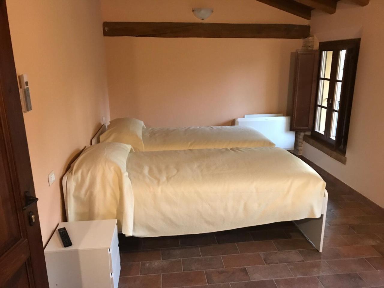 Agriturismo Podere Casino Mezzolara 객실 사진
